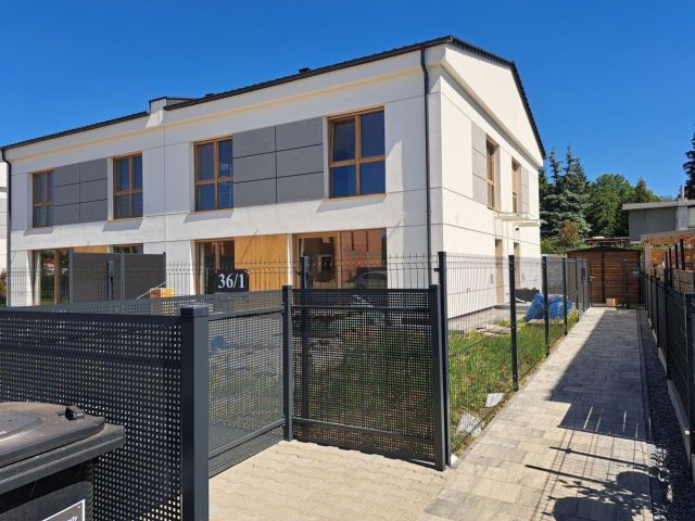 dom szeregowy, 4 pokoje Złotniki. Zdjęcie 3