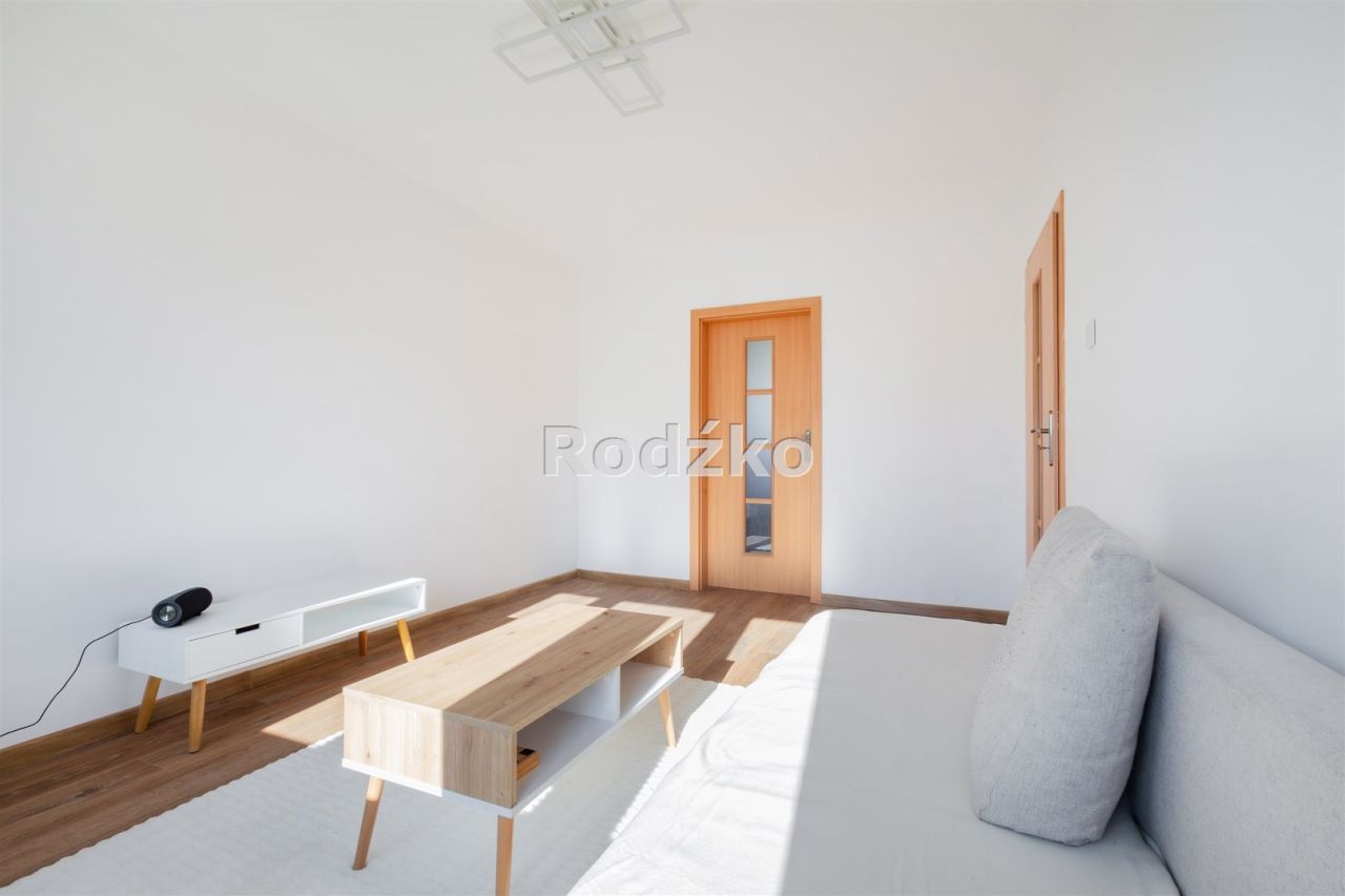 Mieszkanie 3-pokojowe Bydgoszcz Błonie, ul. Ludwika Waryńskiego. Zdjęcie 2