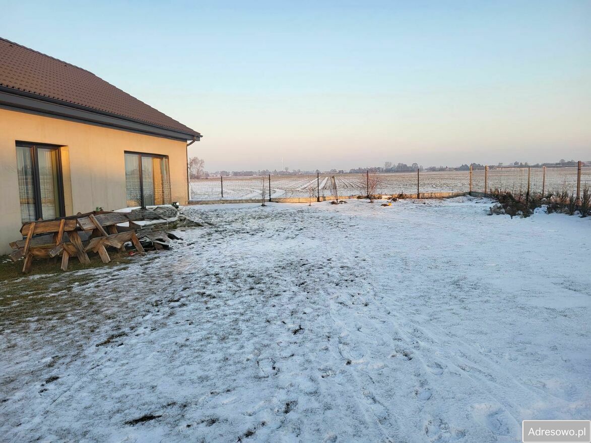 dom wolnostojący, 4 pokoje Sienno. Zdjęcie 6