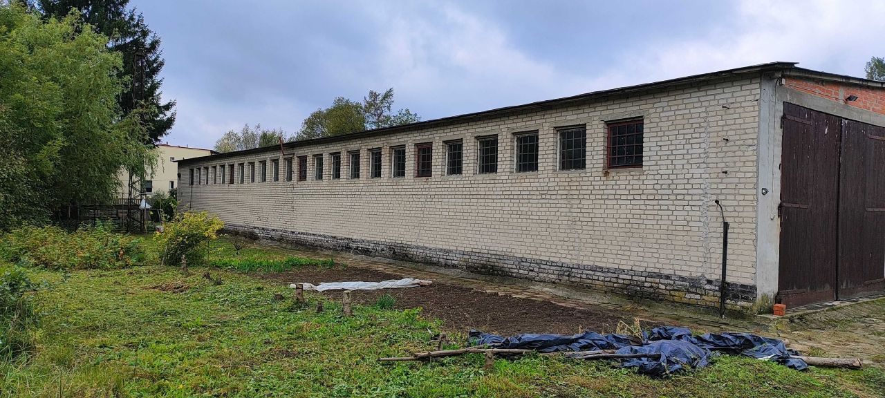 Hala/magazyn Trzeszczany Pierwsze. Zdjęcie 6