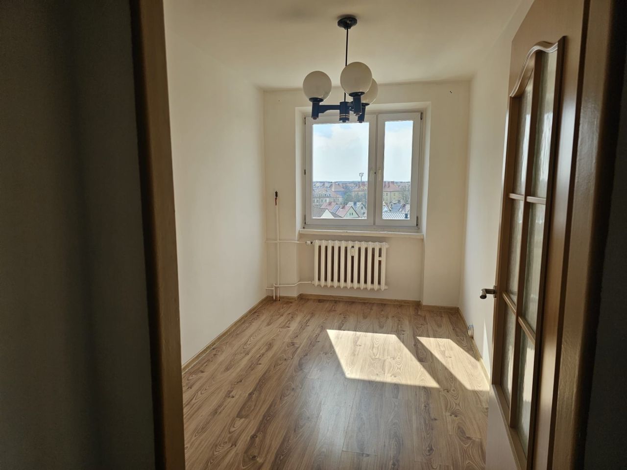 Mieszkanie 3-pokojowe Knurów. Zdjęcie 4