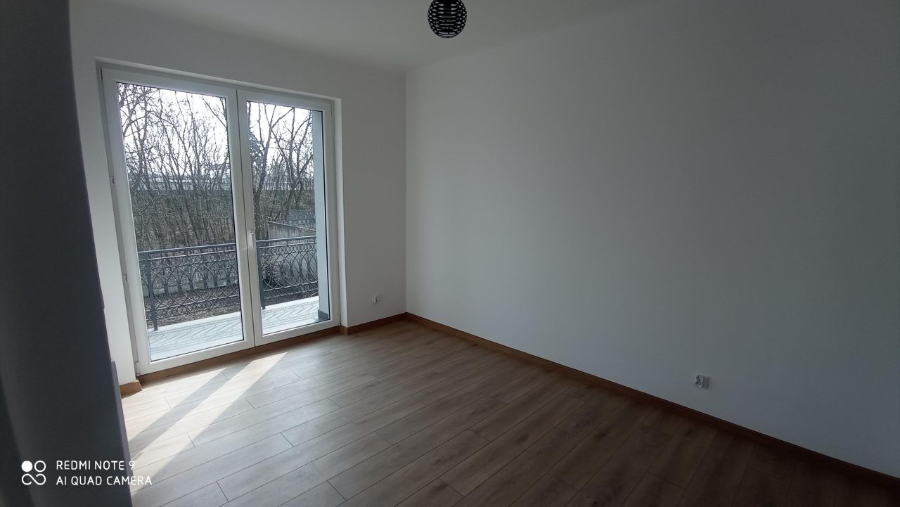 dom wolnostojący, 5 pokoi Żyrardów Centrum, H.Barona. Zdjęcie 5