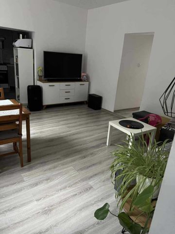 Mieszkanie 3-pokojowe Świdnica. Zdjęcie 1