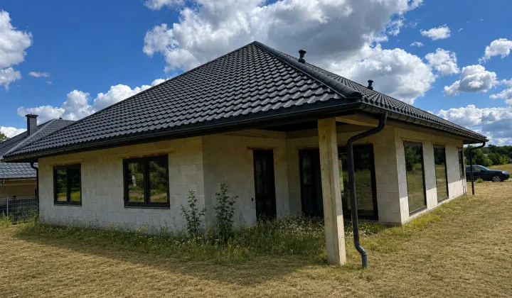dom wolnostojący, 4 pokoje Czartajew