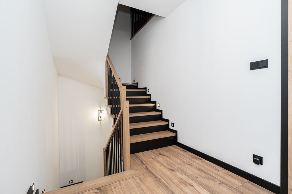 Mieszkanie 6-pokojowe Marki, Akacjowa 19. Zdjęcie 10