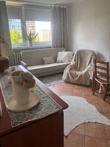 Mieszkanie 3-pokojowe Tychy, ul. Henryka Dąbrowskiego. Zdjęcie 1