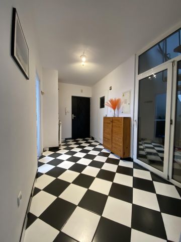 Mieszkanie 4-pokojowe Jordanów Śląski, ul. Wrocławska. Zdjęcie 1