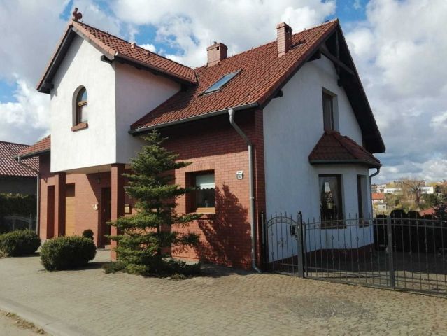 dom wolnostojący Strzelce Krajeńskie, ul. Lipowa. Zdjęcie 1