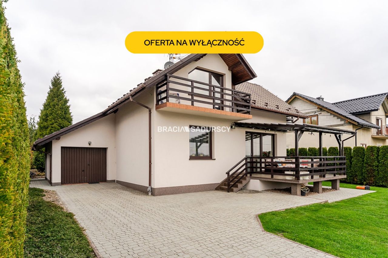 dom wolnostojący, 5 pokoi Marcyporęba, ul. św. Marcina. Zdjęcie 1