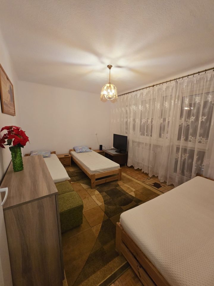 Mieszkanie 4-pokojowe Piotrków Trybunalski Śródmieście, ul. Adama Próchnika. Zdjęcie 2