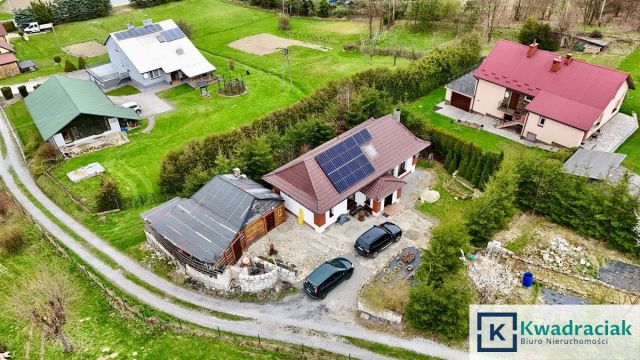 dom wolnostojący, 3 pokoje Cieszyna. Zdjęcie 1