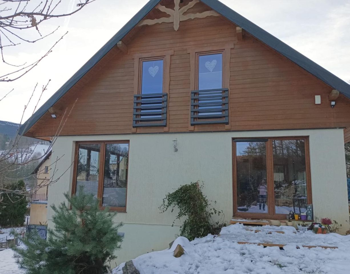 dom wolnostojący, 6 pokoi Jelenia Góra Jagniątków, ul. Michałowicka