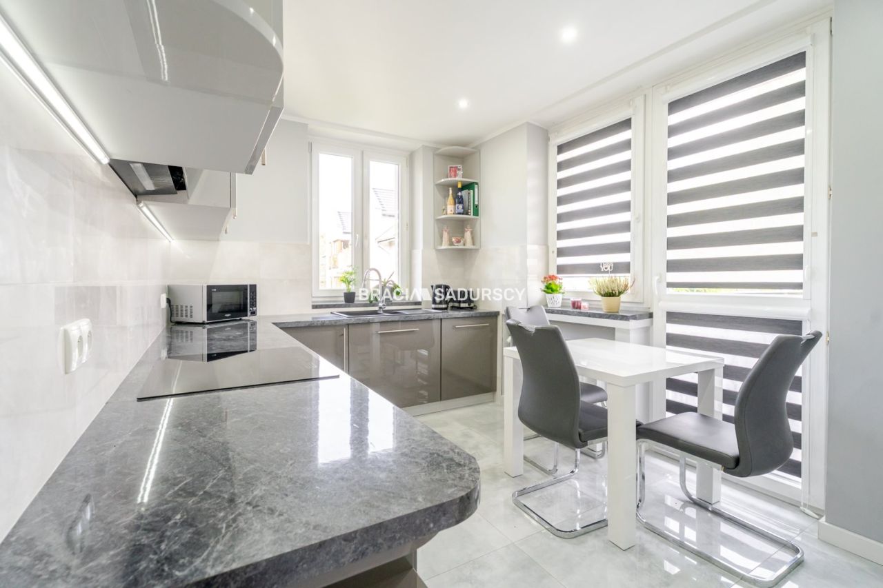 dom wolnostojący, 9 pokoi Kraków Zwierzyniec. Zdjęcie 7