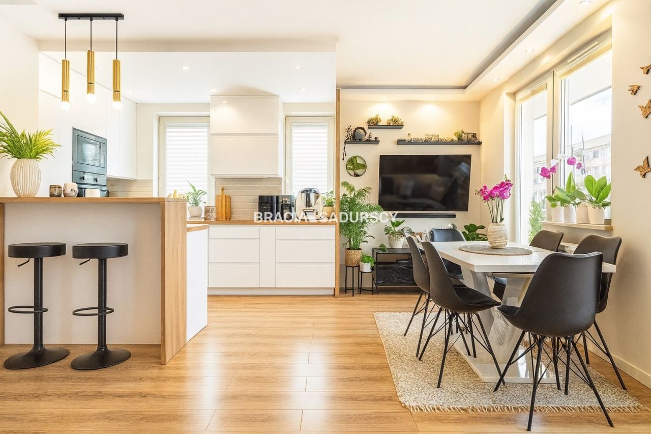 Mieszkanie 3-pokojowe Kraków Mistrzejowice, os. Piastów. Zdjęcie 2