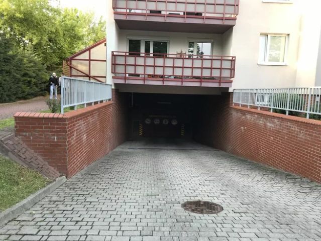 Garaż/miejsce parkingowe Lublin Sławinek, ul. Baśniowa. Zdjęcie 1