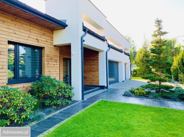 dom wolnostojący, 5 pokoi Konstancin-Jeziorna, ul. Kołobrzeska. Zdjęcie 1