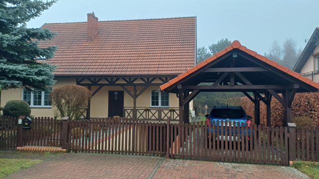 dom wolnostojący, 5 pokoi Kaczory, ul. Sosnowa. Zdjęcie 1