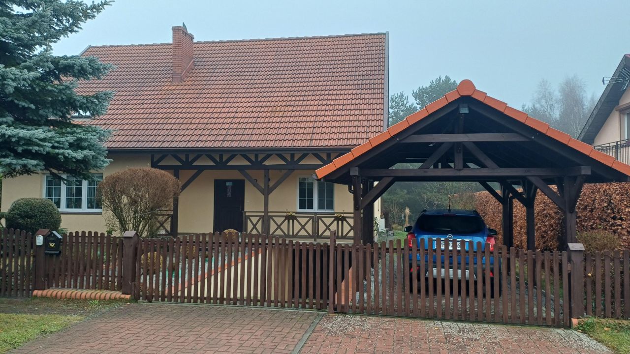 dom wolnostojący, 5 pokoi Kaczory, ul. Sosnowa. Zdjęcie 2