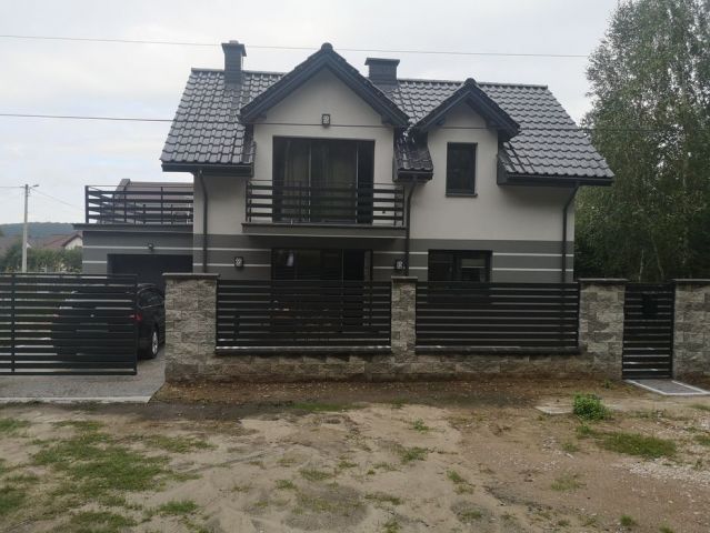 dom wolnostojący Kielce, ul. Biesak. Zdjęcie 1