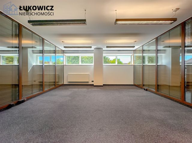 Biuro Bielsko-Biała Osiedle Karpackie. Zdjęcie 6