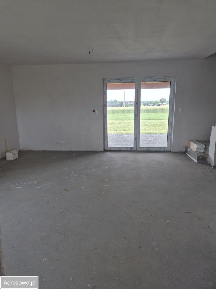 bliźniak, 4 pokoje Nowa Dąbrowa. Zdjęcie 6