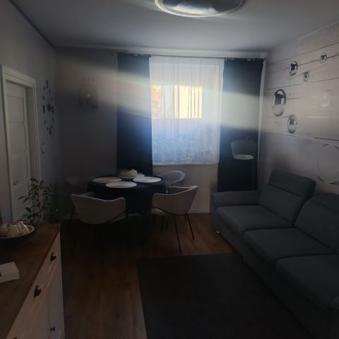 Mieszkanie 4-pokojowe Góra. Zdjęcie 1