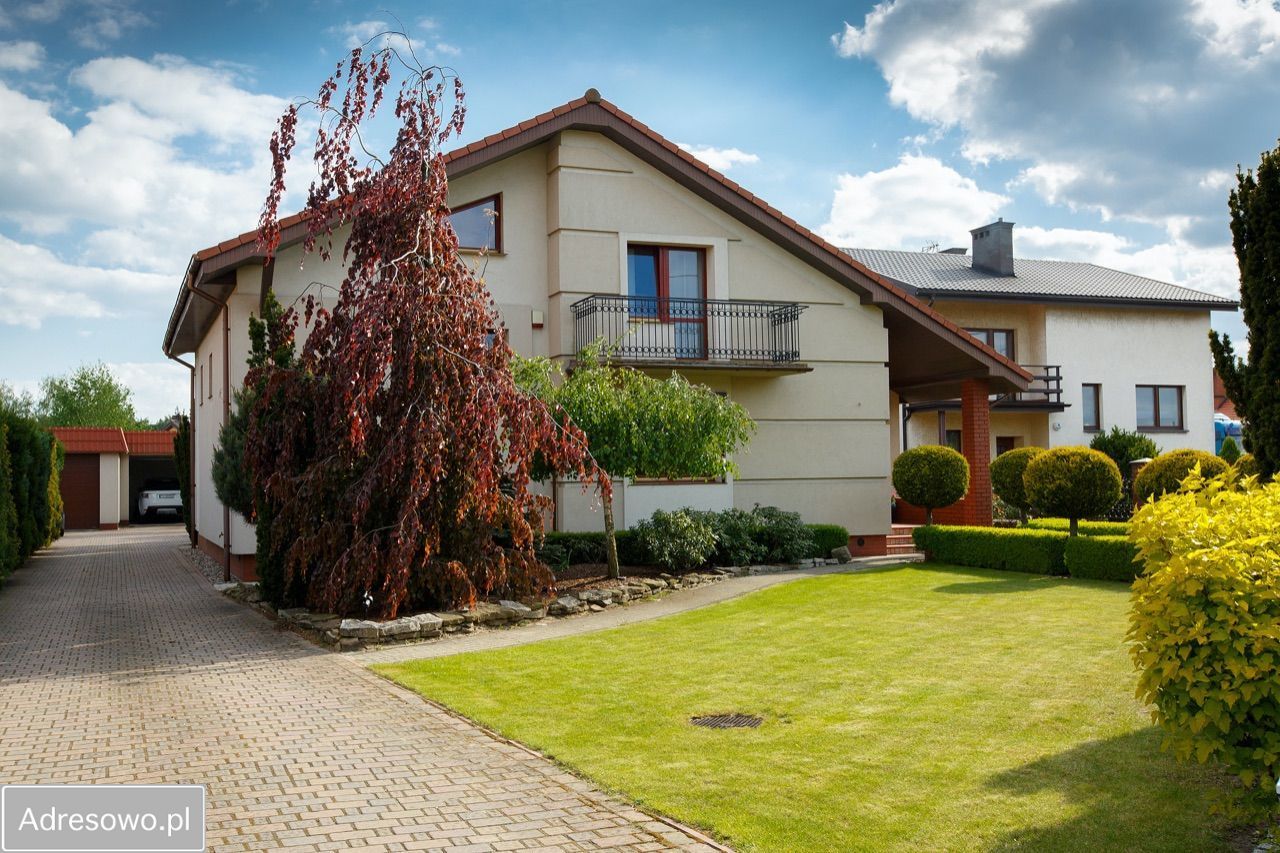 dom wolnostojący, 7 pokoi Kalisz Winiary, ul. Będzińska