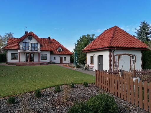 dom wolnostojący, 7 pokoi Łysomice, ul. Lipowa. Zdjęcie 1