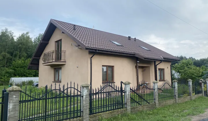 dom wolnostojący, 4 pokoje Mauryców, ul. Brzozowa