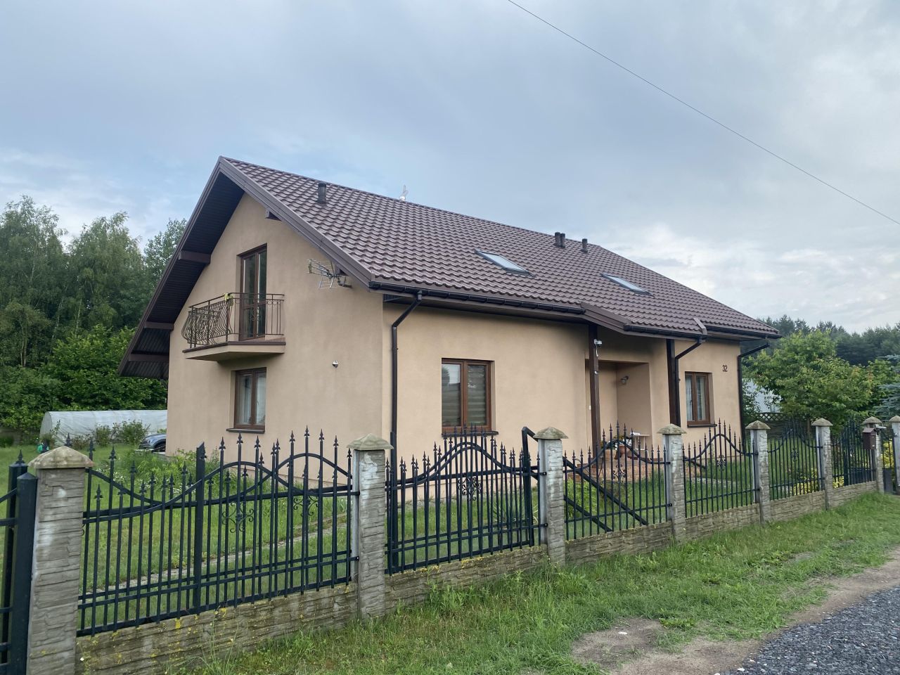 dom wolnostojący, 4 pokoje Mauryców, ul. Brzozowa. Zdjęcie 1