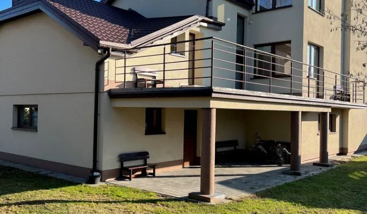 dom wolnostojący, 8 pokoi Pabianice, ul. Jarzębinowa