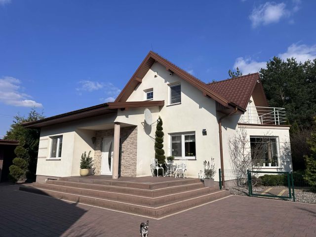 dom wolnostojący, 5 pokoi Chylin. Zdjęcie 1