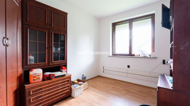 Lokal Kraków Nowa Huta, ul. Jeżynowa. Zdjęcie 16