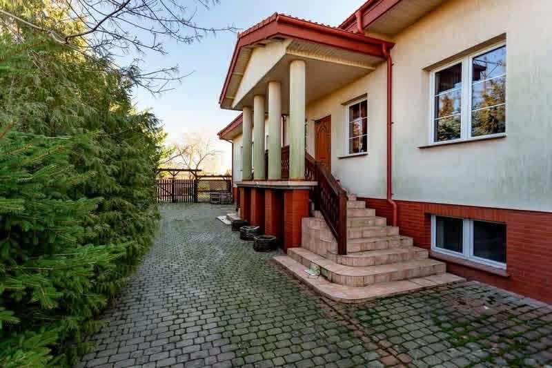 dom wolnostojący, 11 pokoi Szczuczyn