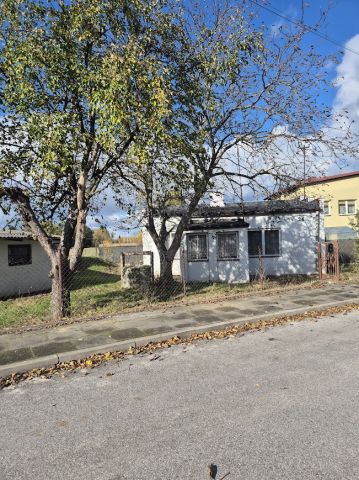 dom wolnostojący, 2 pokoje Błonie, ul. Faszczycka. Zdjęcie 1