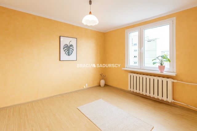 Mieszkanie 3-pokojowe Kraków, ul. ks. Piotra Ściegiennego. Zdjęcie 2