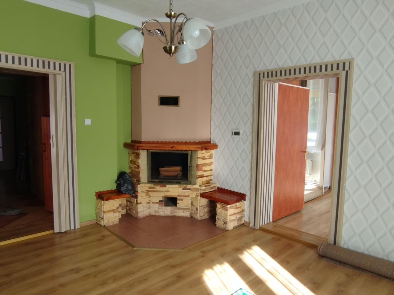 Mieszkanie 3-pokojowe Radochów. Zdjęcie 4