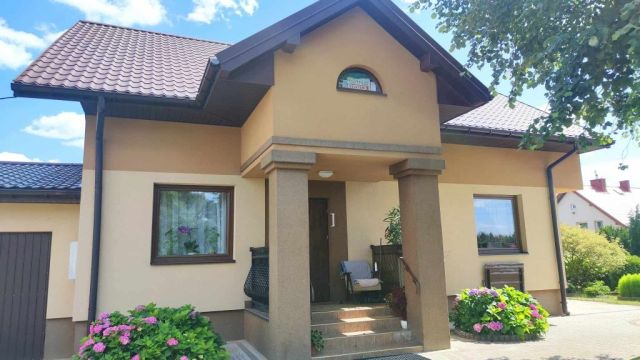 dom wolnostojący Policzna, ul. Jana Kochanowskiego. Zdjęcie 1