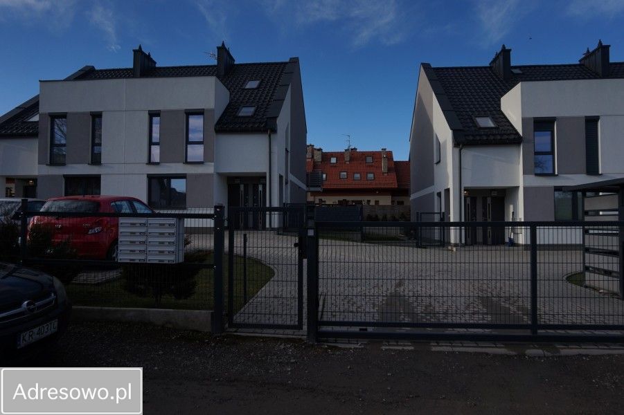 bliźniak, 3 pokoje Śledziejowice. Zdjęcie 1