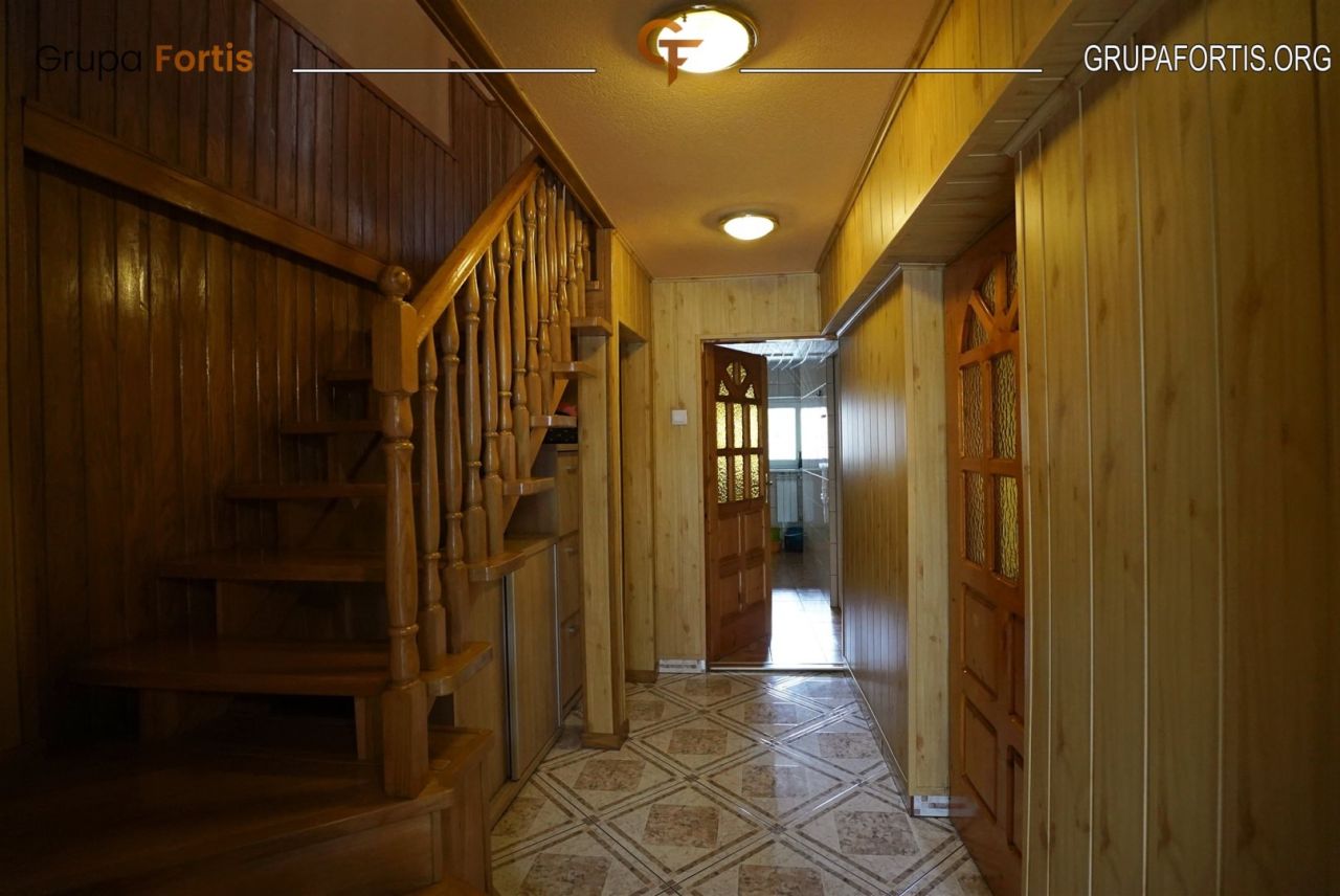 dom wolnostojący, 7 pokoi Kazimierza Wielka, ul. Krakowska. Zdjęcie 9