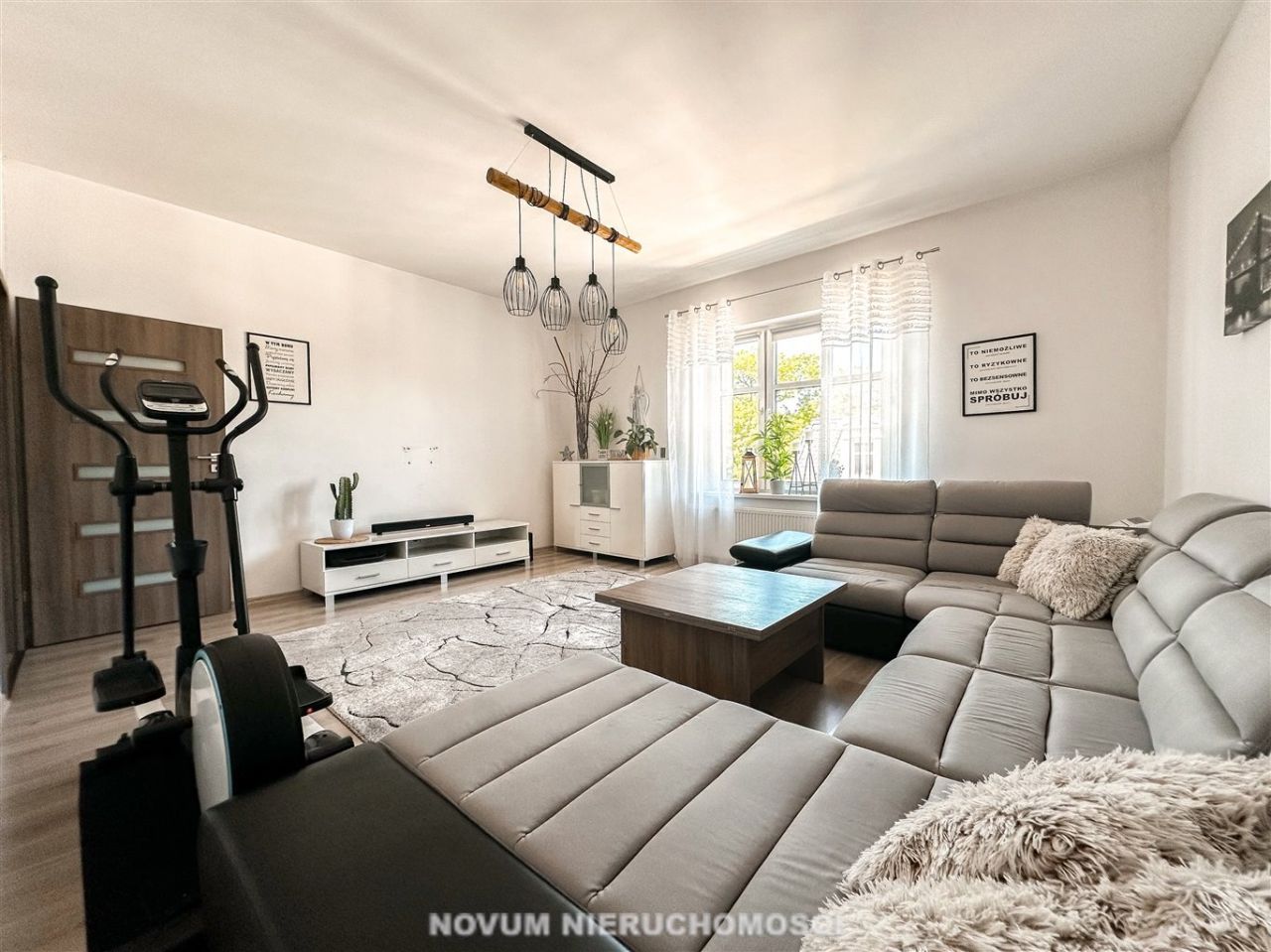 Mieszkanie 3-pokojowe Tarnowskie Góry Centrum. Zdjęcie 2