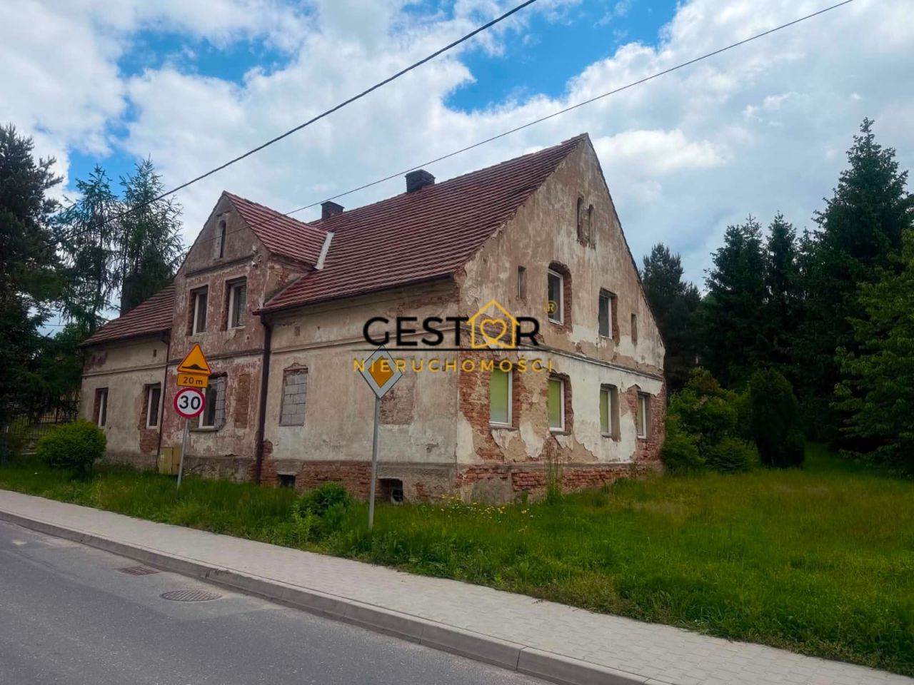 dom wolnostojący, 4 pokoje Piława Górna, ul. Kośmińska. Zdjęcie 1