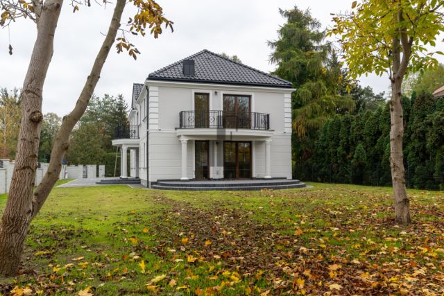 dom wolnostojący, 9 pokoi Konstancin-Jeziorna, ul. Przyjacielska. Zdjęcie 2
