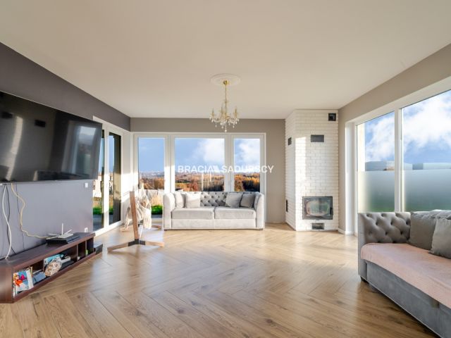 dom wolnostojący, 5 pokoi Krzyszkowice. Zdjęcie 3