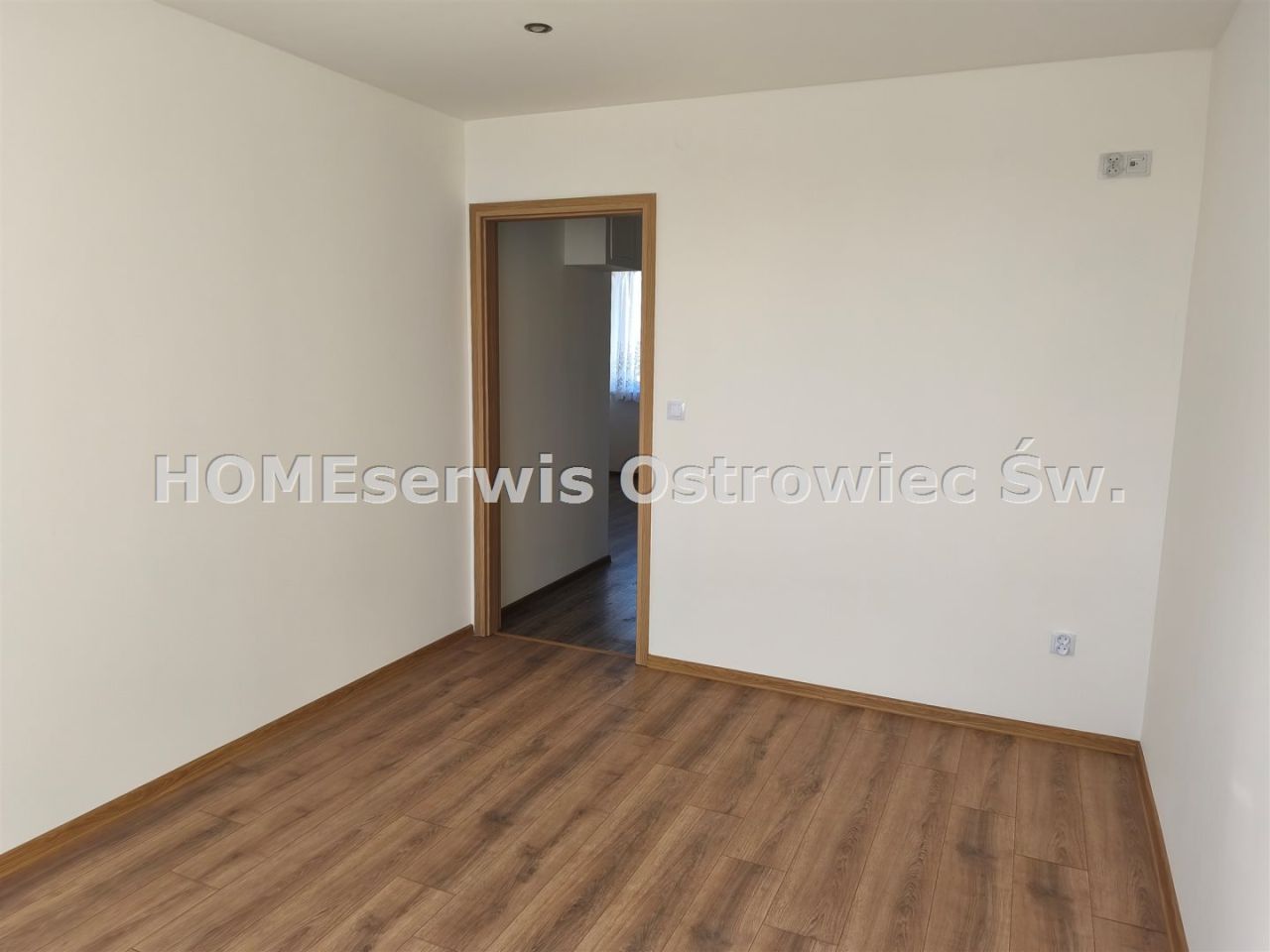 Mieszkanie 3-pokojowe Ostrowiec Świętokrzyski Centrum, ul. Jana Kochanowskiego. Zdjęcie 3