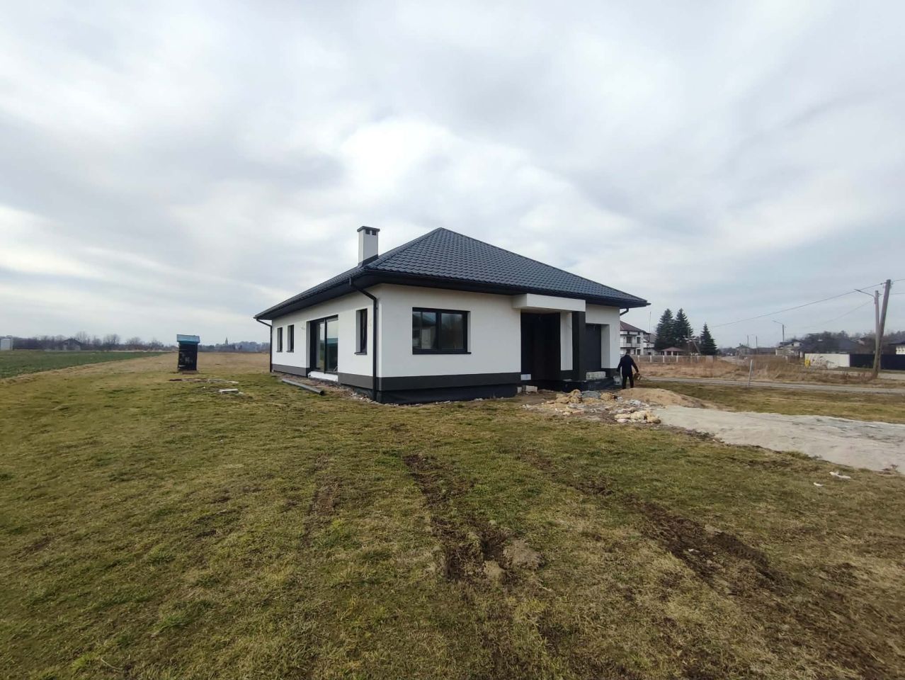 dom wolnostojący, 4 pokoje Brzezówka. Zdjęcie 3