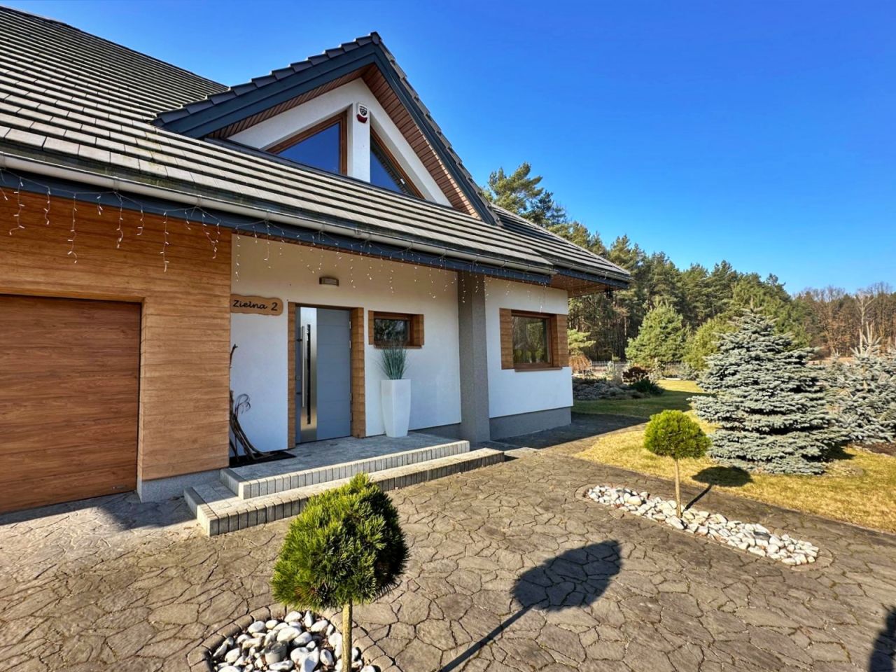 dom wolnostojący, 6 pokoi Czarne Błoto, Zielna