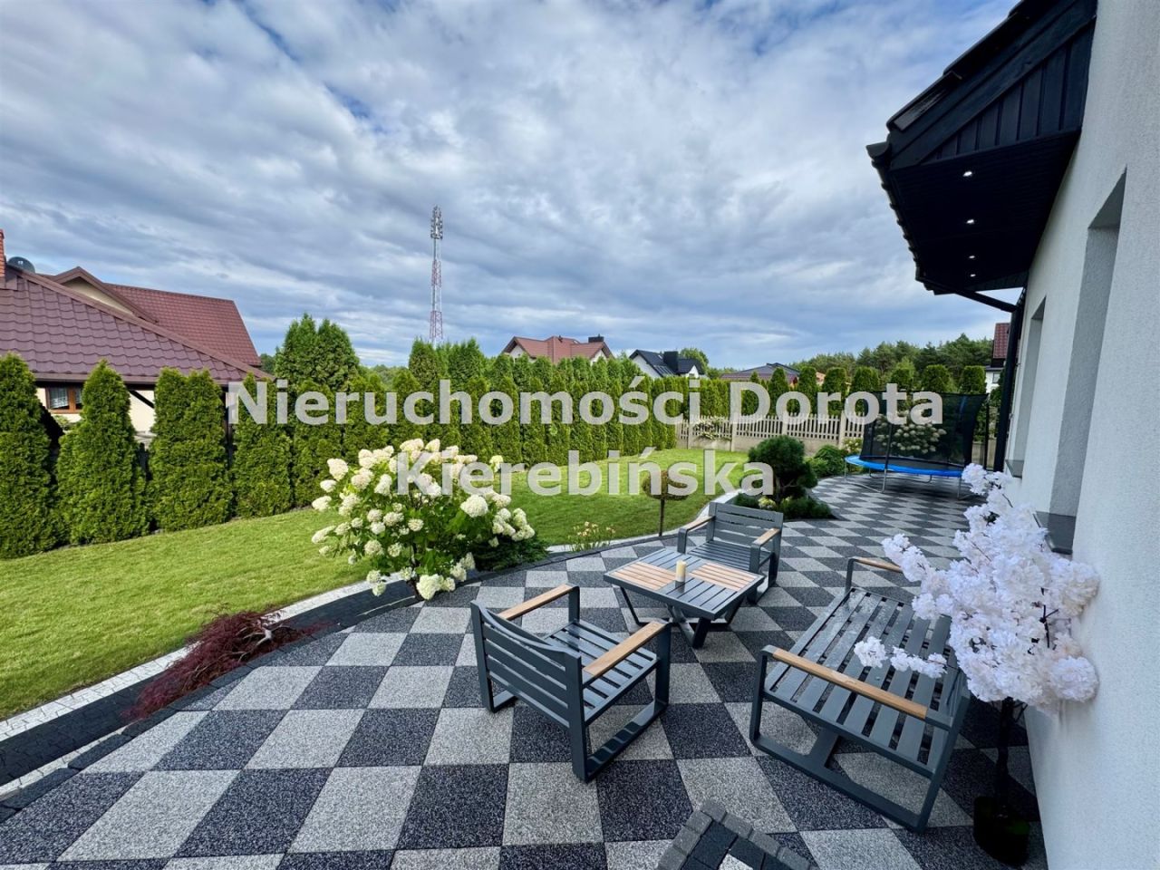 bliźniak, 5 pokoi Tomaszów Mazowiecki. Zdjęcie 3