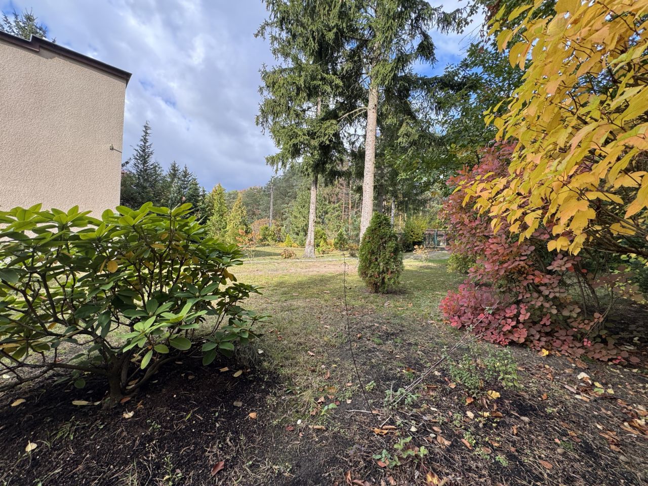 dom wolnostojący, 3 pokoje Magdalenka, ul. Podleśna. Zdjęcie 2