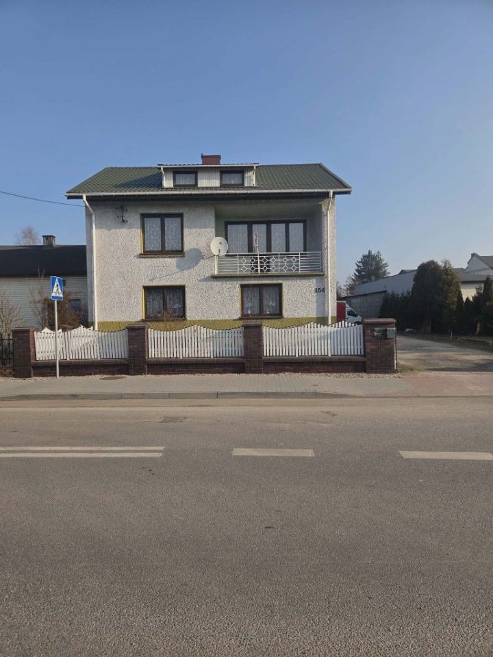 dom wolnostojący Radomsko, ul. św. Rocha. Zdjęcie 1